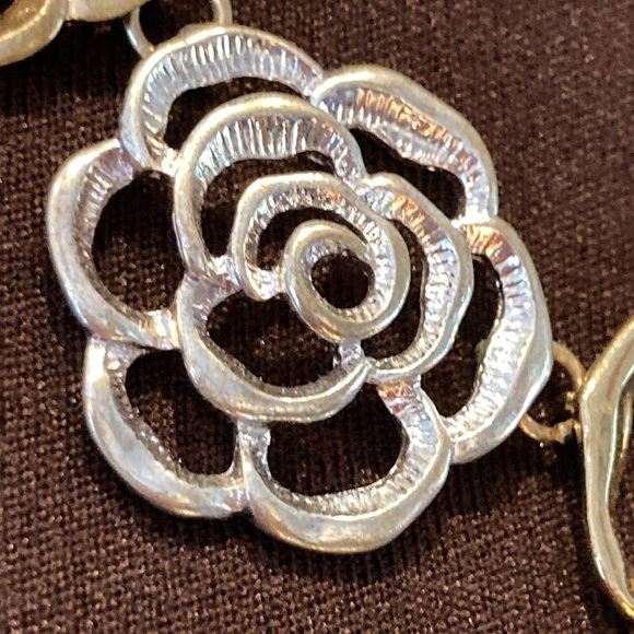 Camellia silver and gold necklace - Picture 13 of 15